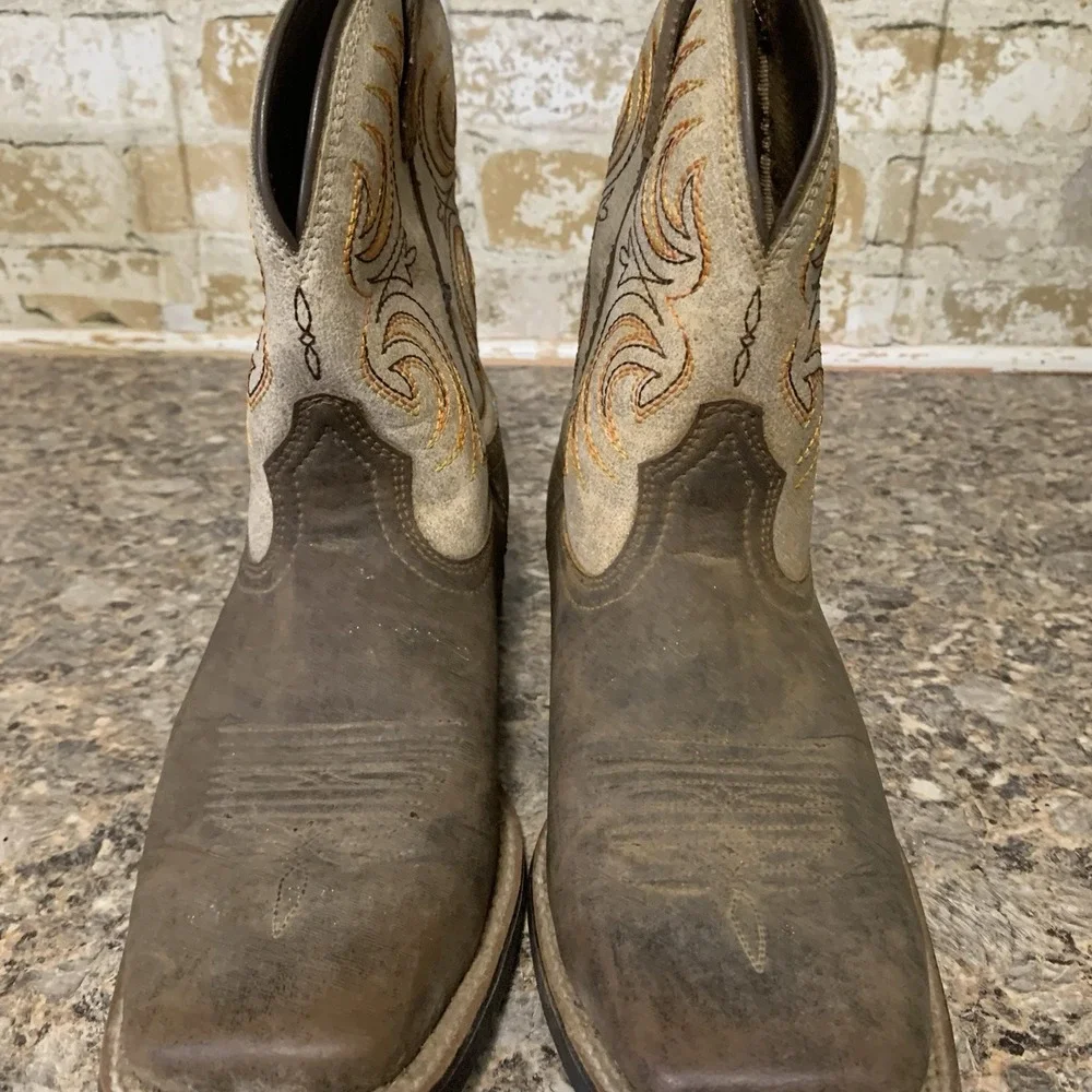 Ariat please refer